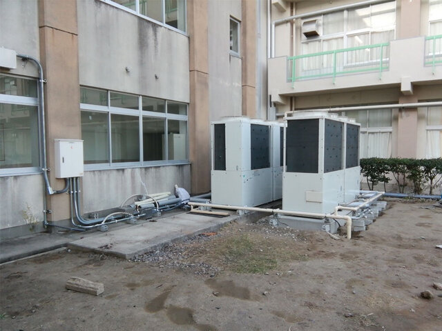 渡廊下棟1　GHP電源移設