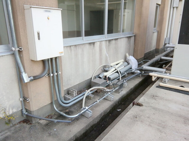 渡廊下棟1　GHP電源移設