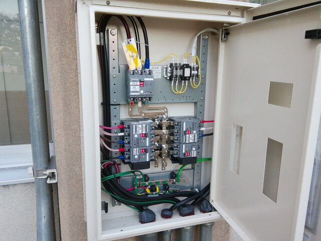 渡廊下棟1　GHP電源移設