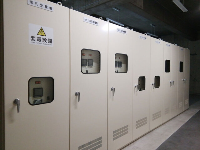 メインキュービクル室　キュービクル設置