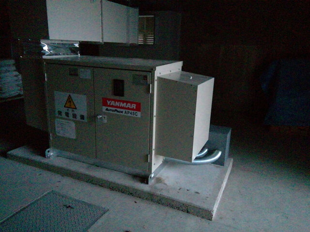 非常用発電機室　キュービクル設置