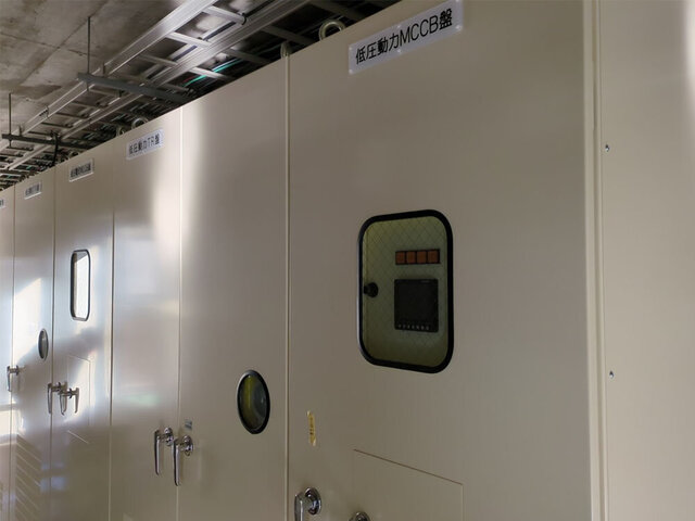 スコアボード棟　キュービクル受電