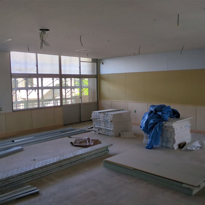 「岡崎市立矢作中学校中棟大規模改修電気設備工事」令和8年5月末　進捗状況のお知らせ