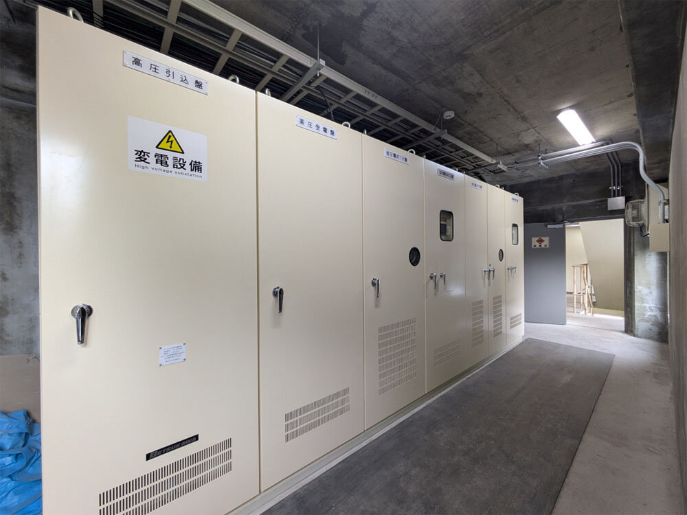 スコアボード棟　キュービクル受電完了