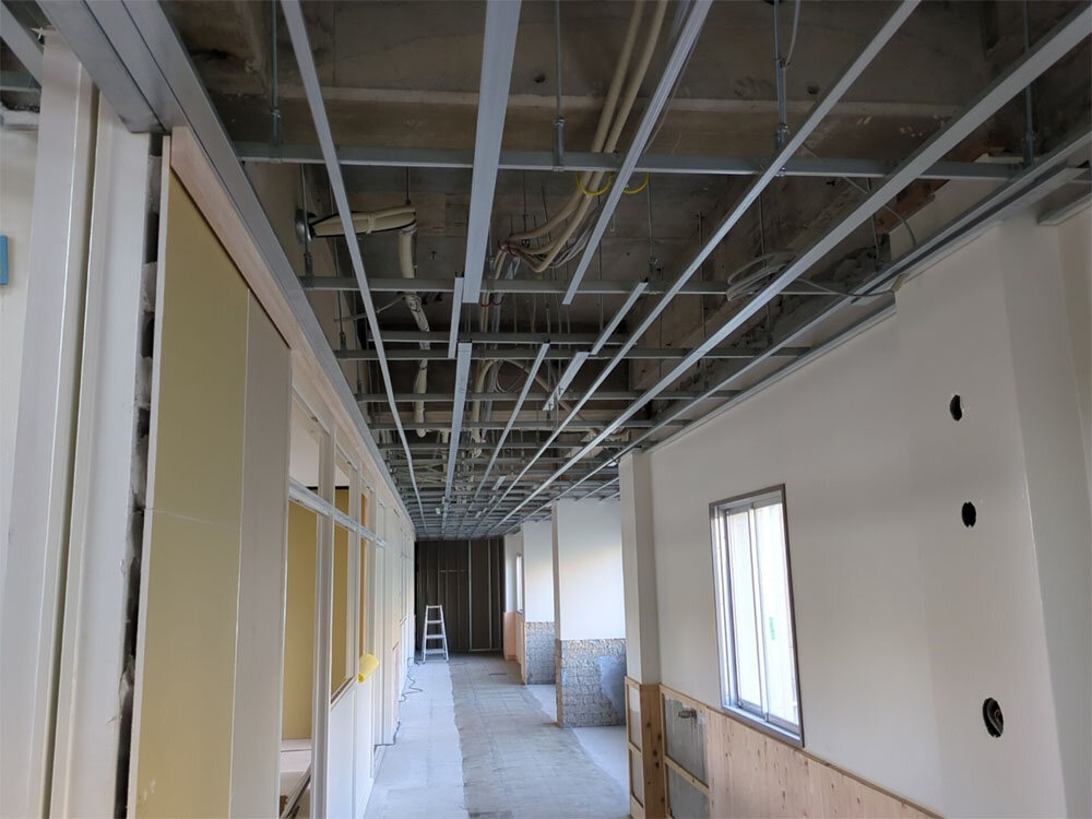 中棟2階　廊下　配管配線状況