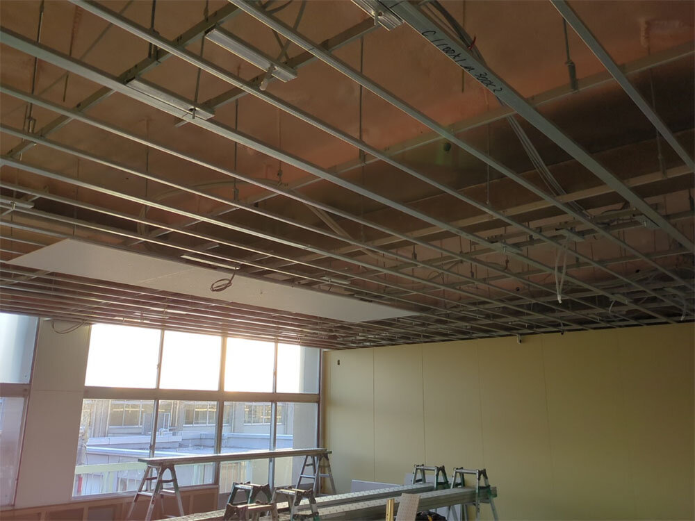 中棟3階　教室　配管配線状況