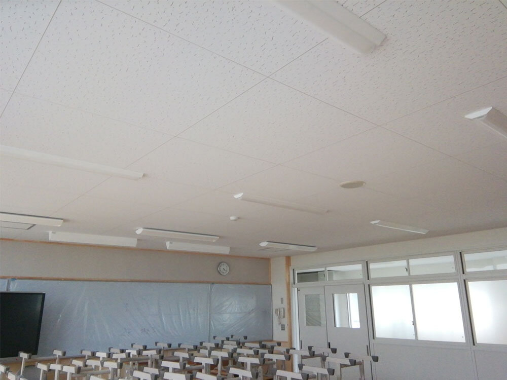 中棟2階　教室　機器取付状況