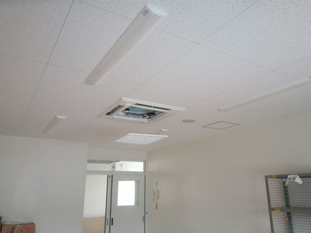 中棟3階　生徒会室　機器取付状況