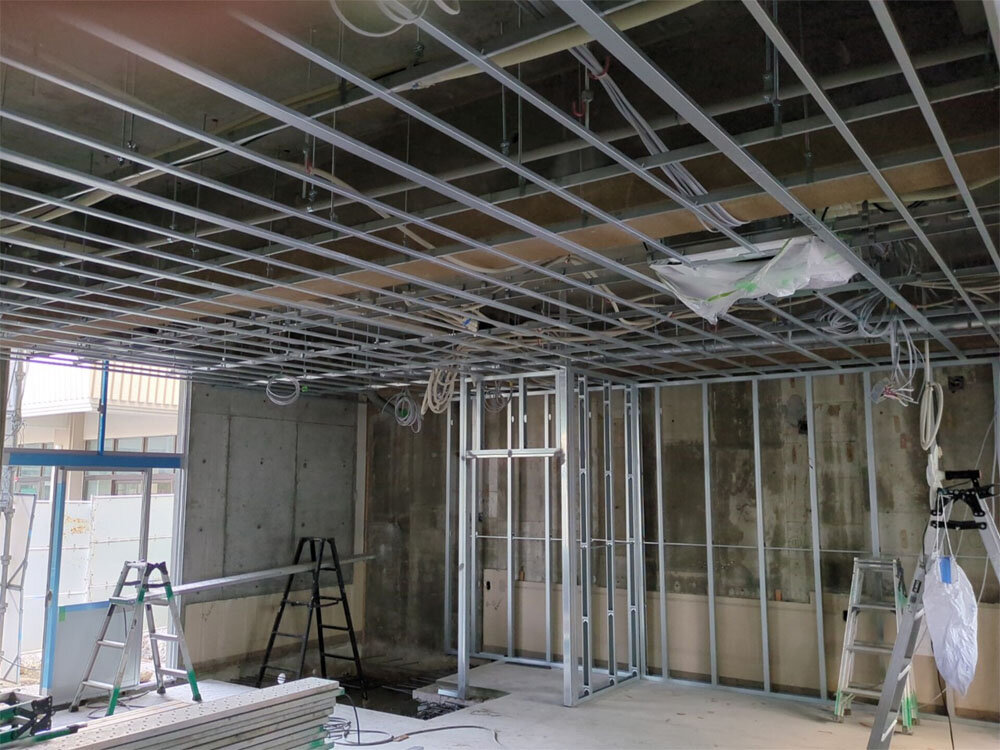 中棟1階　保健室　配管配線状況